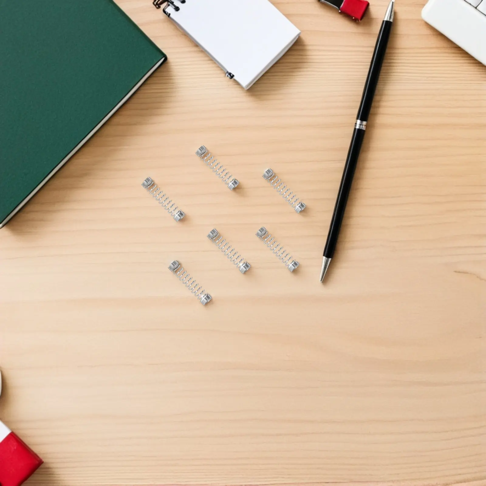 

100 шт. пружинок для ручек из нержавеющей стали, маленькие компрессионные пружины для замены в шариковых и гелевых ручках, канцелярские товары для офиса и школы