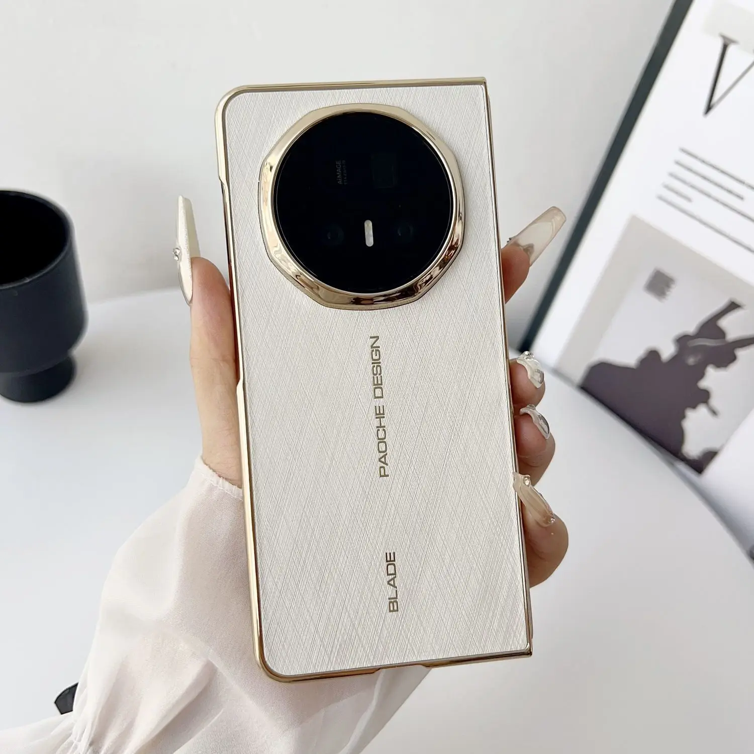 Custodia per HONOR Magic V5 Lussuosa copertura per PC pieghevole antigraffio con motivo oro per Honor Magic V5 Paraurti antiurto Funda