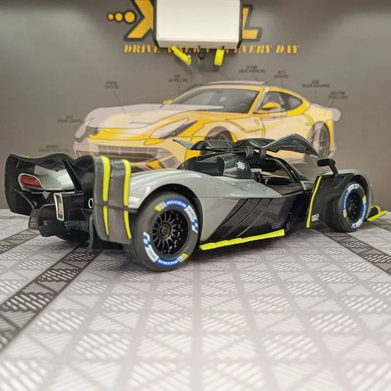 1:24 Aston Martin Valkyrie Alloy Supercar Model Car doors on both sides that can be opened  with sound and lighting functions