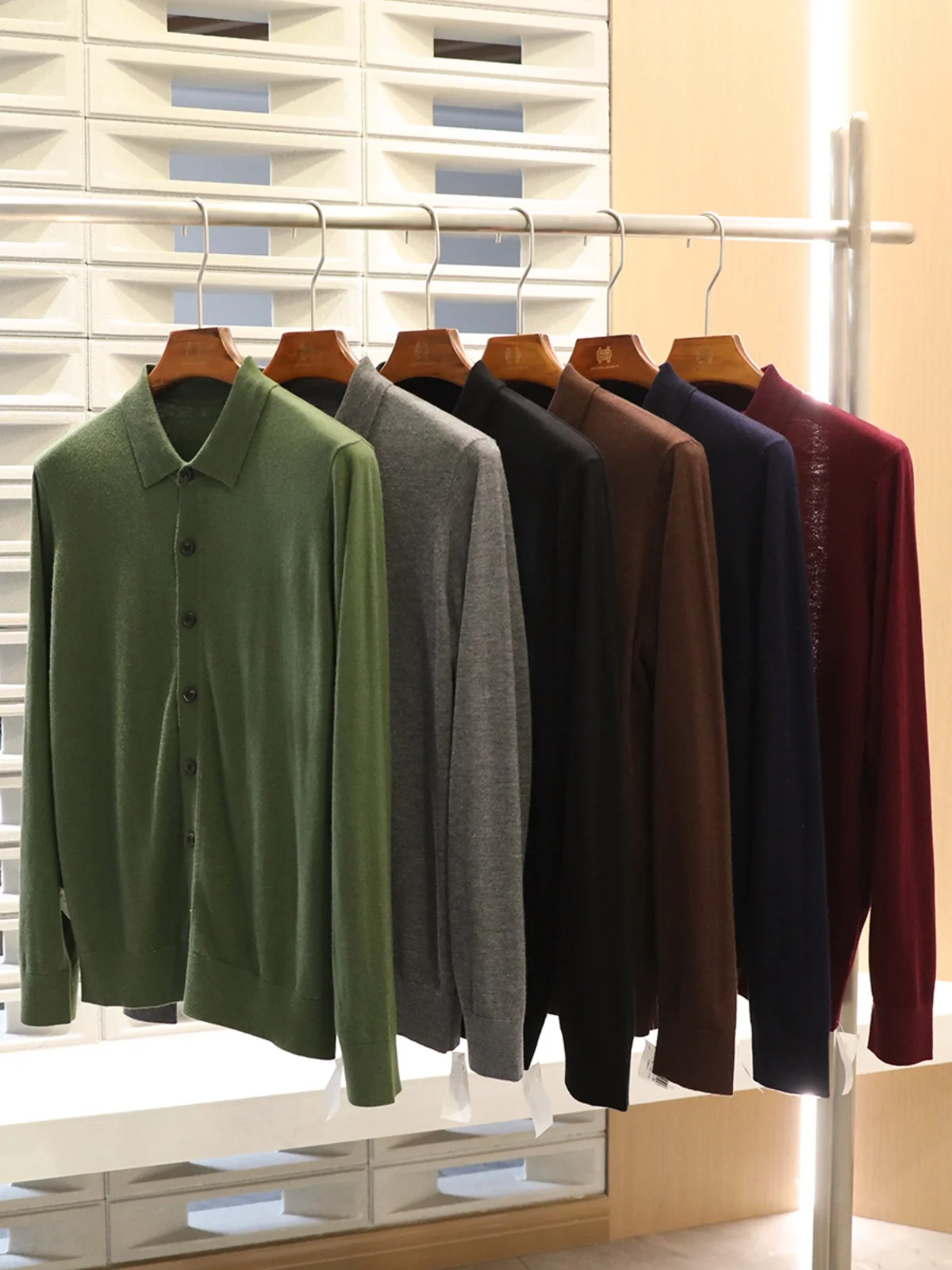 سترة محبوكة من الصوف والربيع والخريف مصنوعة من الصوف الخالص الثقيل بنسبة 100% سترة سفلية مكدسة للرجال