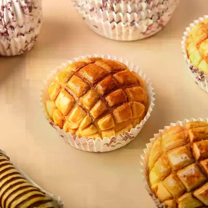 50pcs High Temperature Resistant Round Boat Shaped Windmill Paper Baking Trays For Bread Pineapple Bun Hot Dog Cupcake