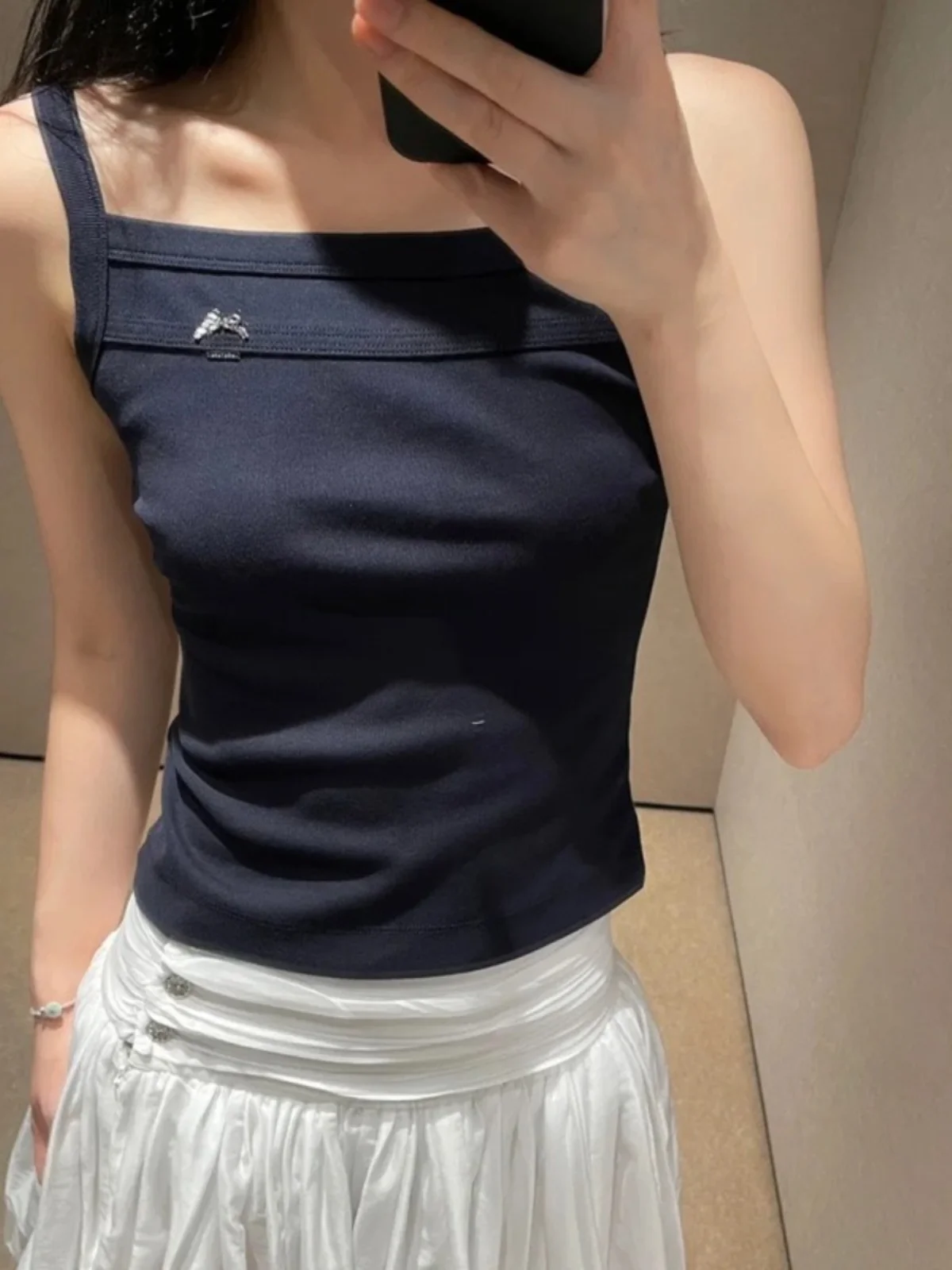 

Приталенный белый хлопковый жилет с металлическим декором-узлом, модный дизайн, для выпускного вечера и повседневной носки, однотонный, без рукавов