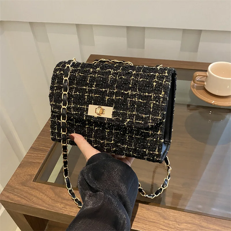 Black and White Ladies Shoulder Bag New Chain Weaving Niche Temperament Fashion Shoulder Crossbody Handbag Cross Buckle