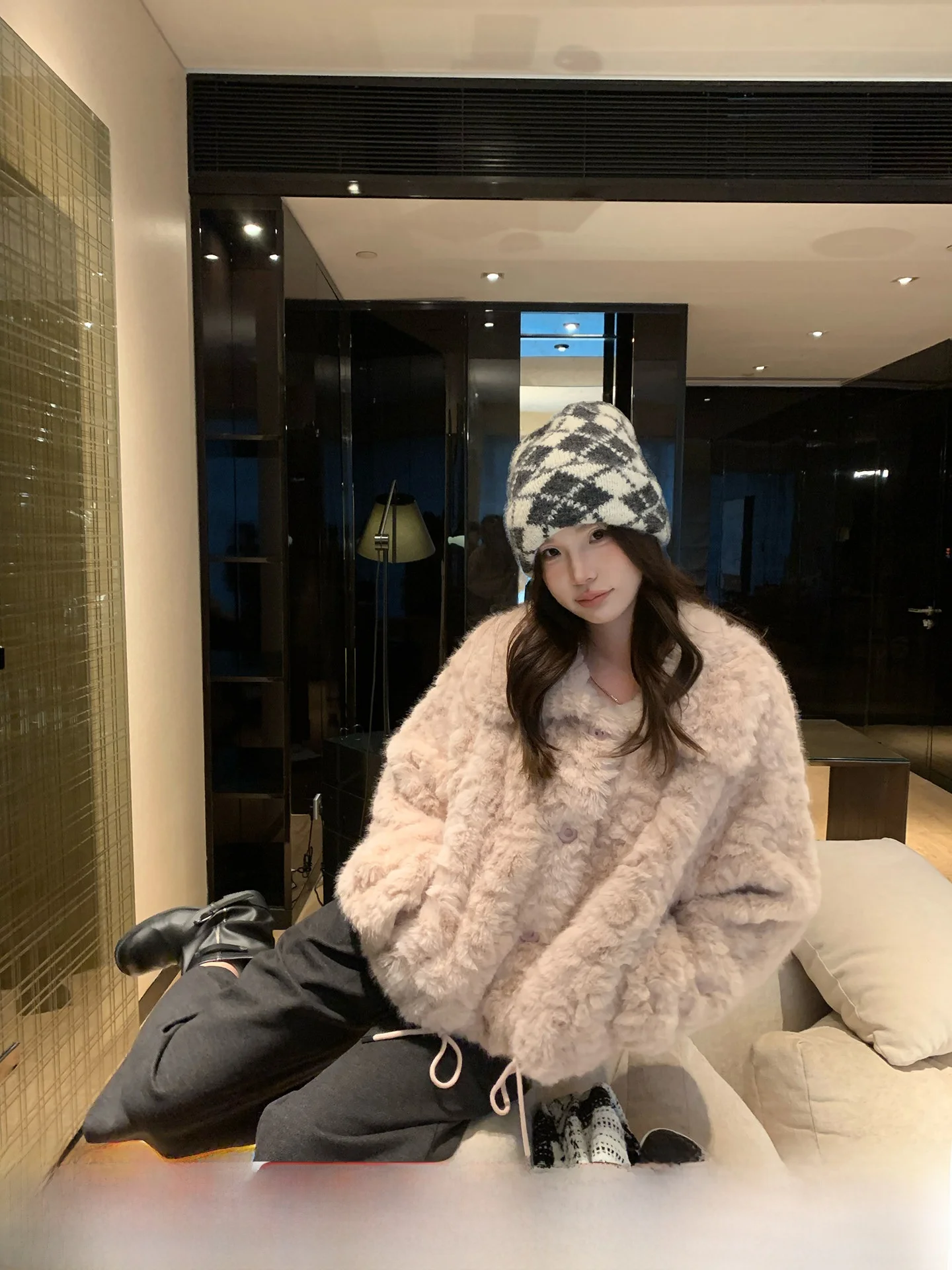 

Modern Rhythm Pink Fur Leather Inteated Women's Autumn Winter New Sle High Sensation Loose Fur Coat Casual Sle Stand...