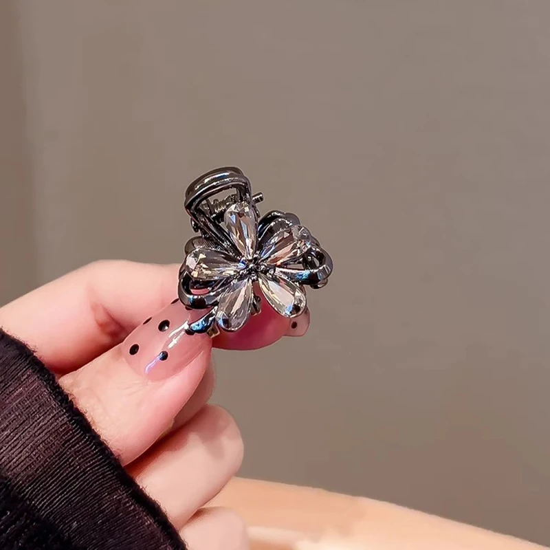 Exquisite Black Crystal Flower Hair Claw High-end Side Bangs Clip Cute Princess Head Top Clip Fashion Women's Hair Accessories