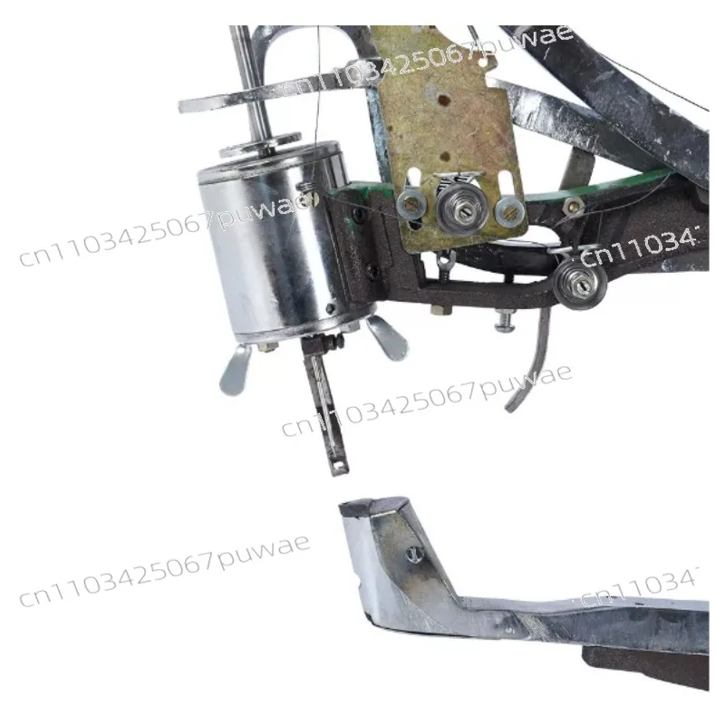 Sewing machine for thick materials, shoe repair machine, and cotton slippers