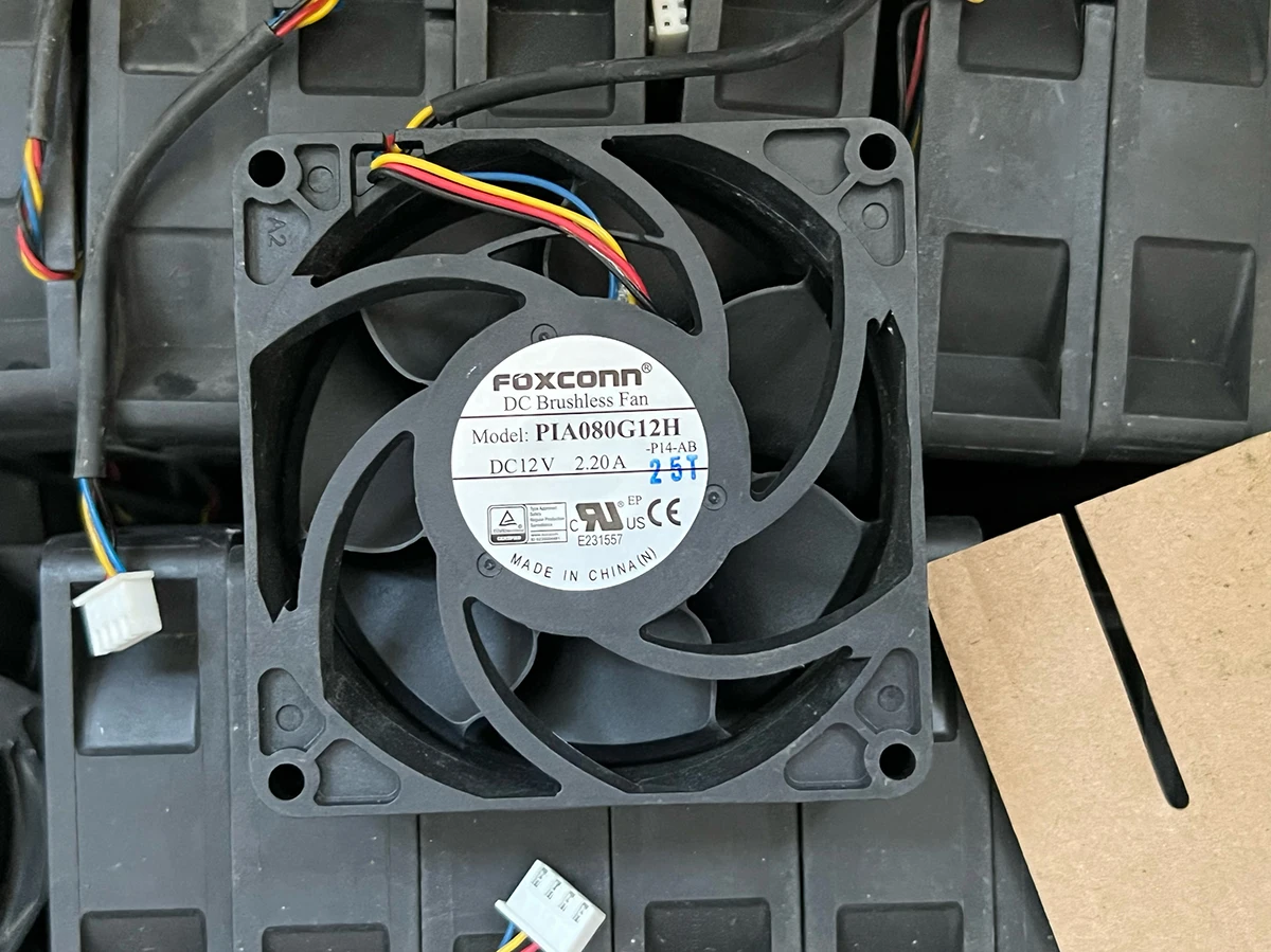 PIA080G12H 12V 2.2A 8025 4-wire PWM temperature controlled cooling fan