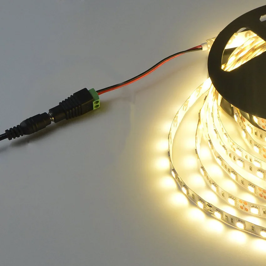 Przedłużacz wtyczki zasilania DC 5,5 mm X 2,1 mm z włącznikiem/wyłącznikiem męski na żeński do taśmy LED 3528 5050 5630