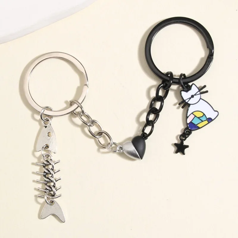 New Astronaut Magnetic Attraction Love Couple Key Chain White Black Crystal Key Pendant Cat and Fish Bone Accessory Key Chain