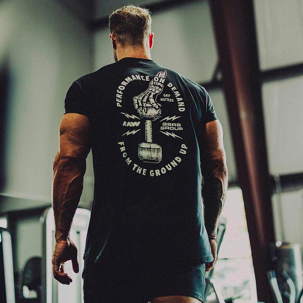 T-shirt à manches courtes brodé Hardman Club 2026, motif Doom Hammer, style efficace et tendance, idéal pour la salle de sport.
