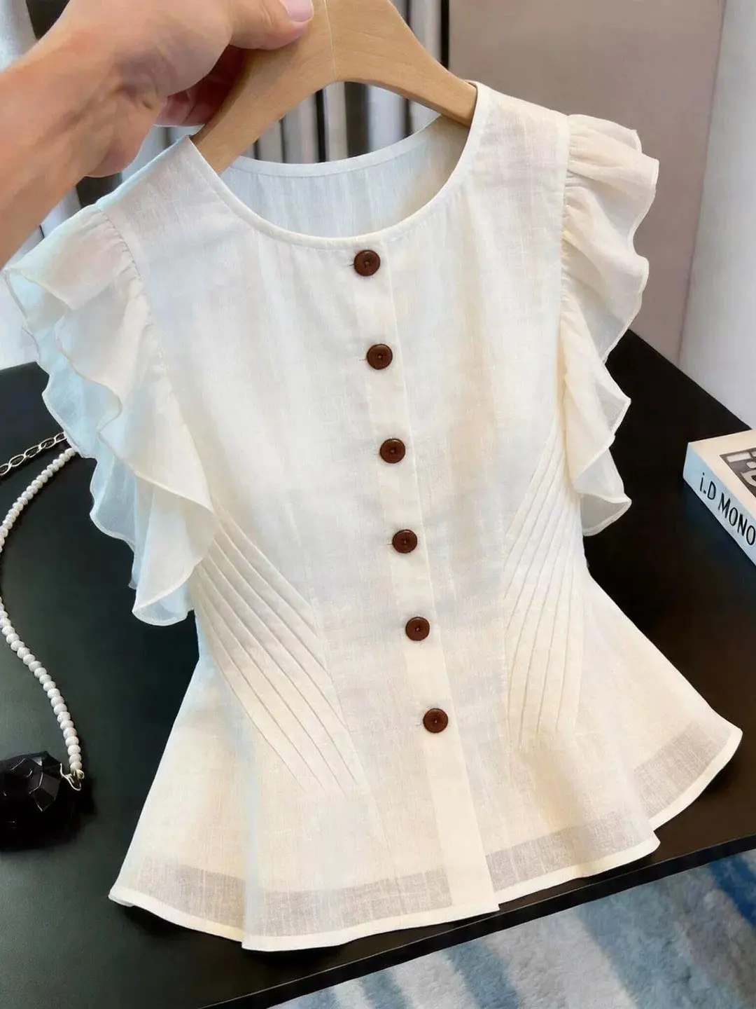 

Fashionable round Neck Single Button Shirt with Fly Sleeve And Lace Trim Korean Style Straight Cut Silk Top for Women