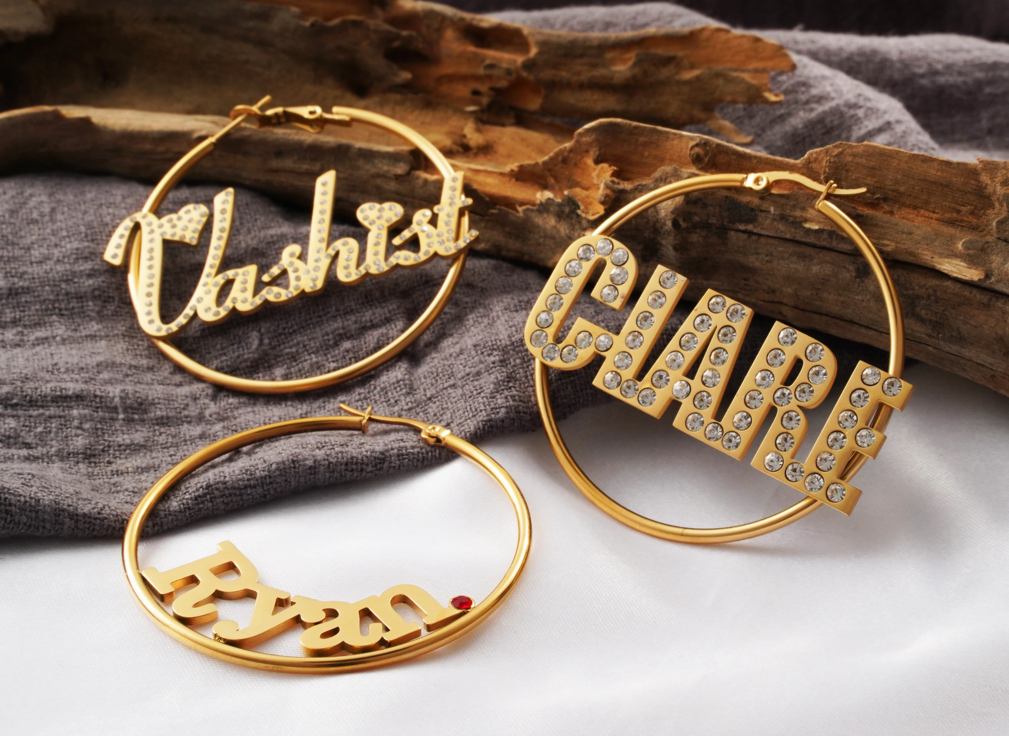 

Fashion Custom Name Hoop Earrings For Women Personalized Stainless Steel Letter Shiny Zircon Dangler Weddings Birthday Jewelry