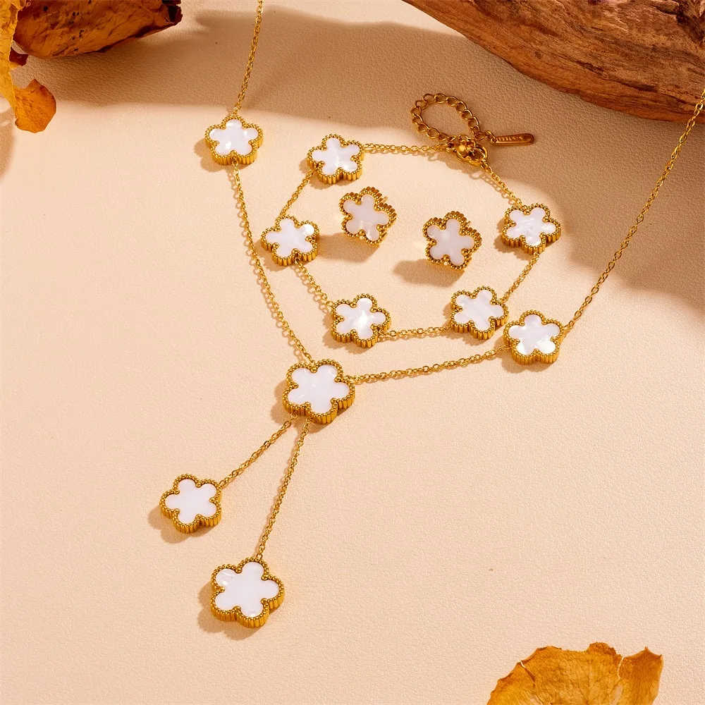 Classic stainless steel plant five-leaf flower bracelet Necklace earrings Fashion women's jewelry High quality clover