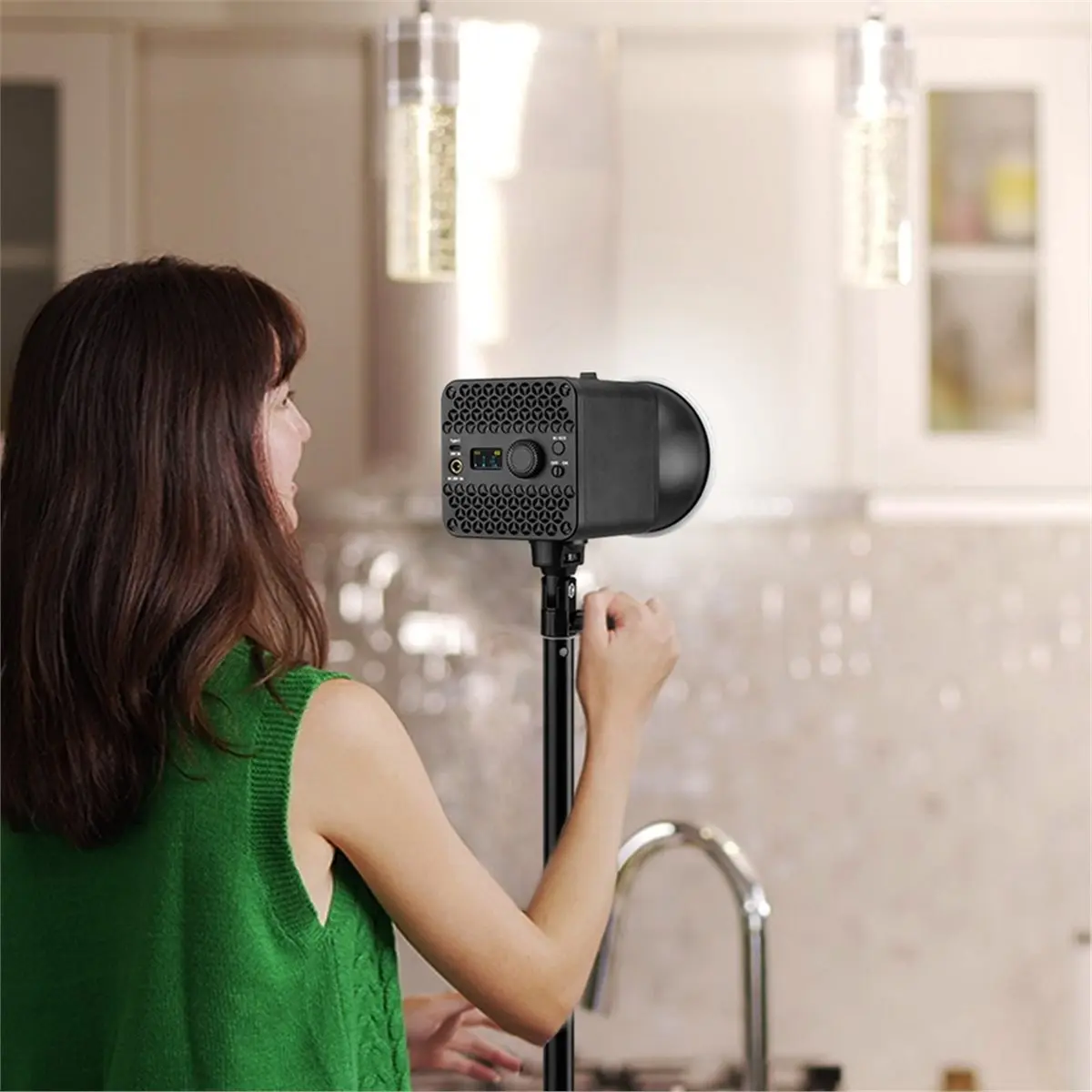 giftnew 100W RGB LED COB Video Light Portable Photography Lighting Dimmable 2700-6500K for Studio Live Streaming