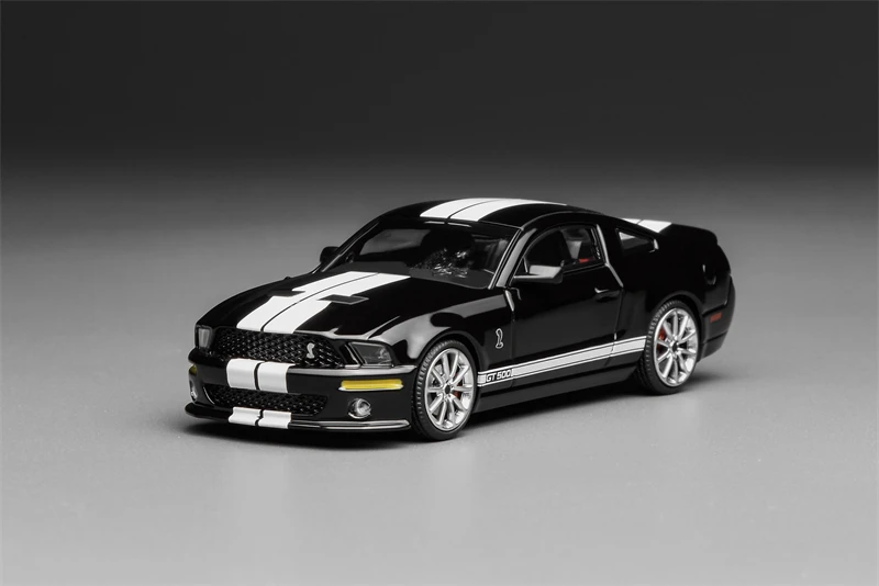 

(Предзаказ) 1:64 Литая под давлением модель коллекционной машины Mustang Shelby GT500