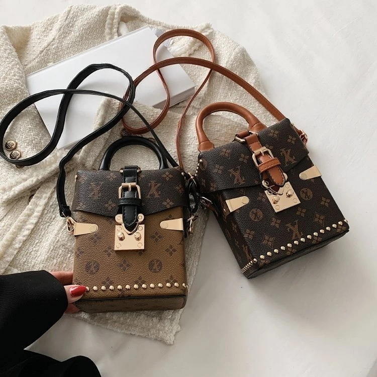 

Новая сумка-кроссбоди 2026 года с жестким корпусом и принтом, милая мини-сумка через плечо с регулируемым ремнем, повседневная сумочка для прогулок