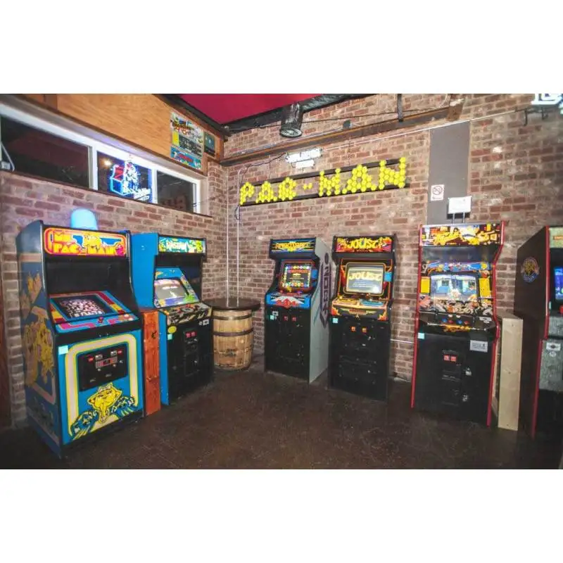 

Voice-controlled streaming Hexagonal custom DIY Decorative atmosphere light kit for retro game room dungeon style Pae-Man