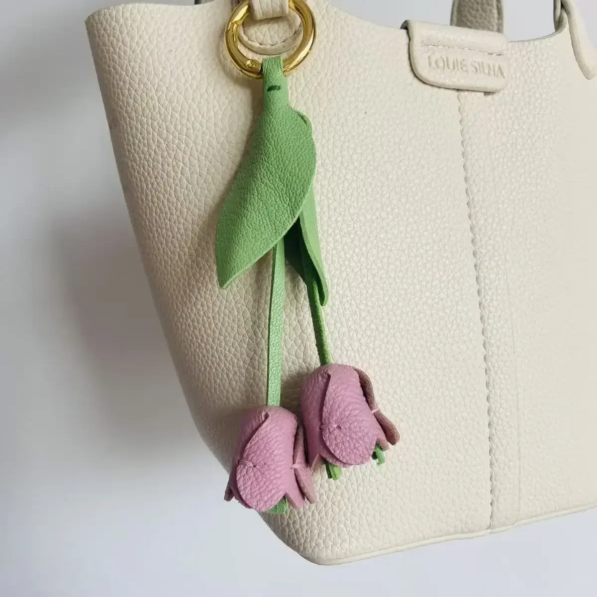 Handmade Leather Bag Charm Spring Floral Theme  Bag Pendant  Elegant High Quality Key Chain Backpack Charms Diy Gift