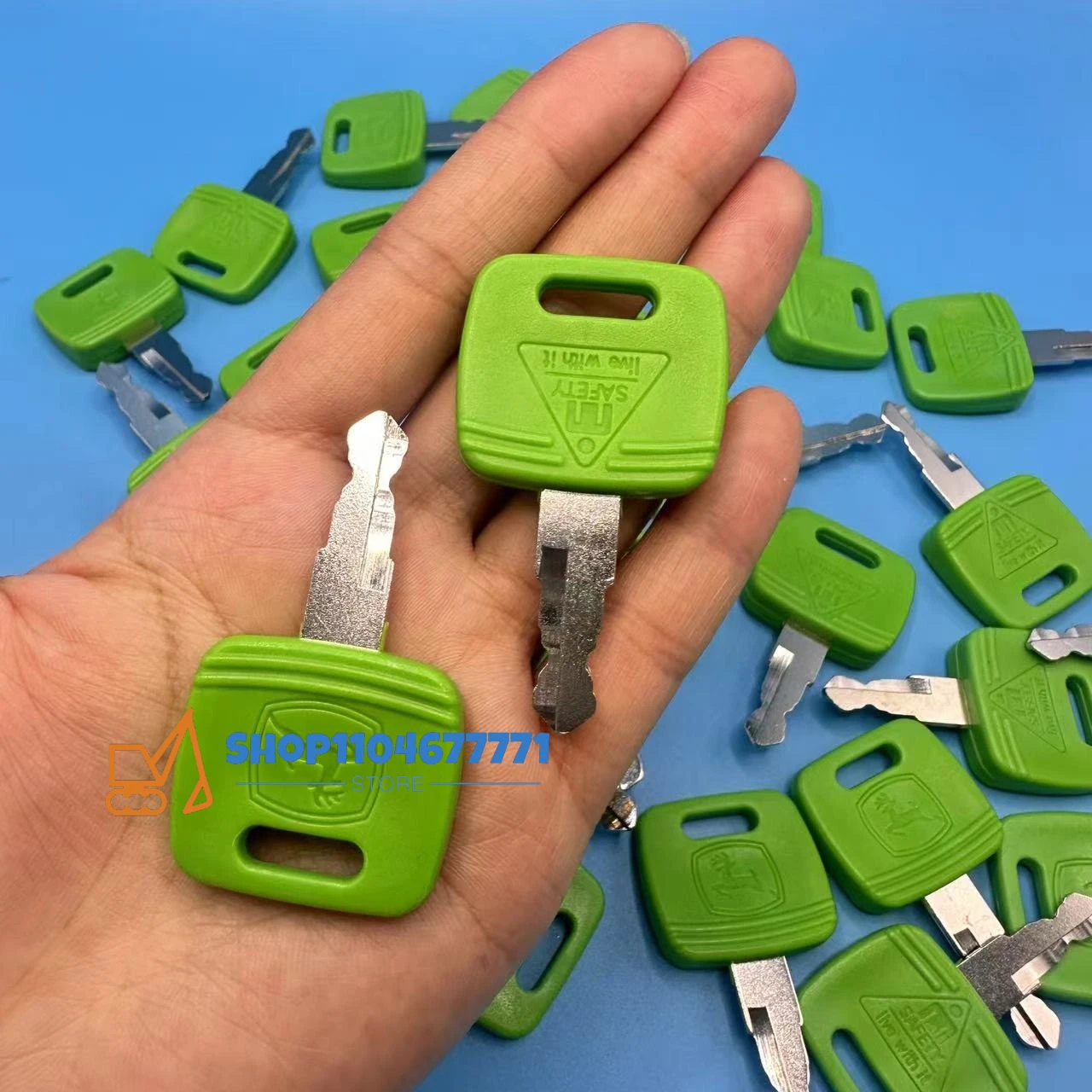 2PCS RE183935 RE43492 RE71557 RE81404 New Green Keys For John Deer e Tractor 6010 6110 6210 6310 6410 6510 Engine