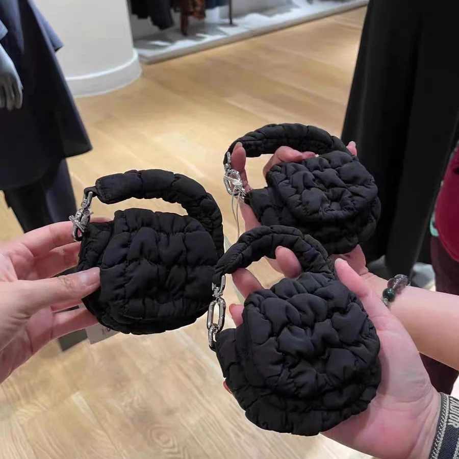 حقيبة صغيرة بحقيبة خصر صغيرة سوداء اللون، خفيفة الوزن، ومتينة، وزر إغلاق آمن مع محفظة للعملات المعدنية وحقيبة سماعة الرأس #3