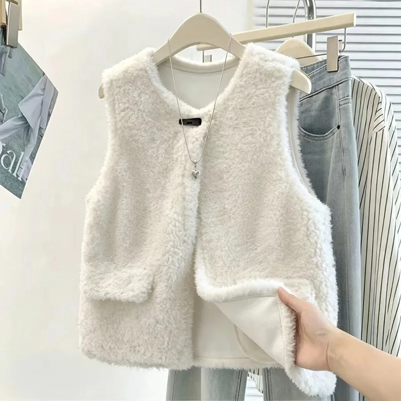 Stylish Korean Japanese Style Vest Fashionable Layered Look Curl Hair Design Button up Versatile High Quality Cow Horn Buckle