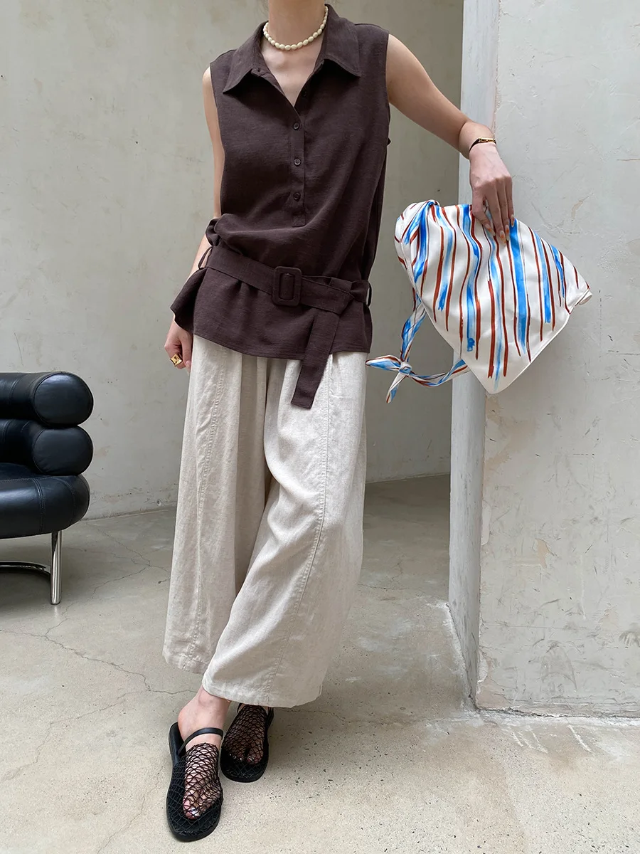 Sommerliches Damen-Tanktop mit einfarbigem Kragen und lockerem Schnitt am Bund – Detail 7