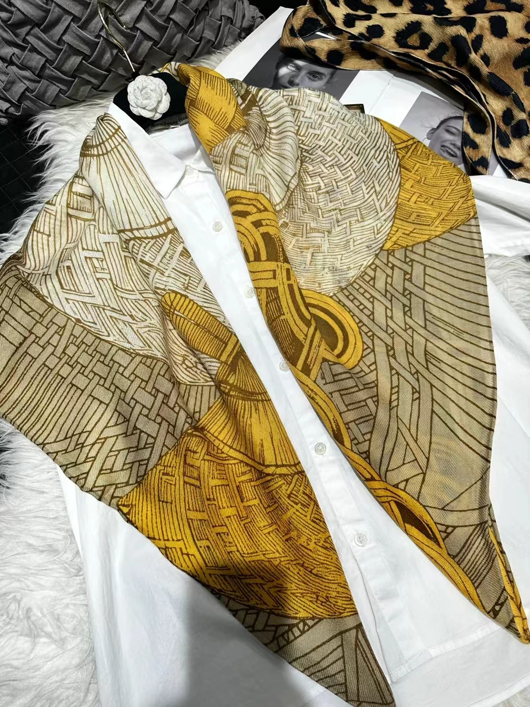 New Winter Yellow 100% Wool Square Scarves Printed Fashion Brand Women Twill Scarf Shawl Thicken Neck Headscarves Fall Hijabs