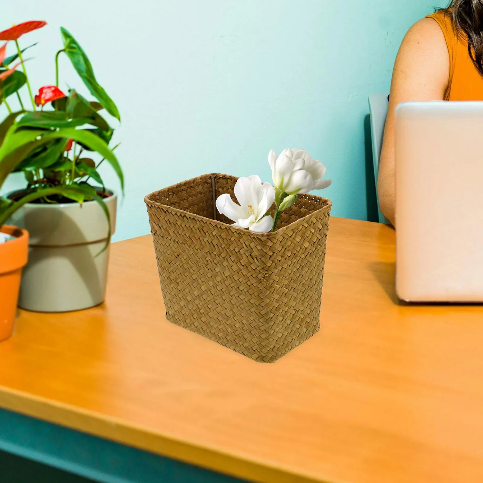 

Straw Woven Basket Storage Organizer Light Brown Small Office Desk Trash Can Handmade Home Decorative Container Toy Storage Case