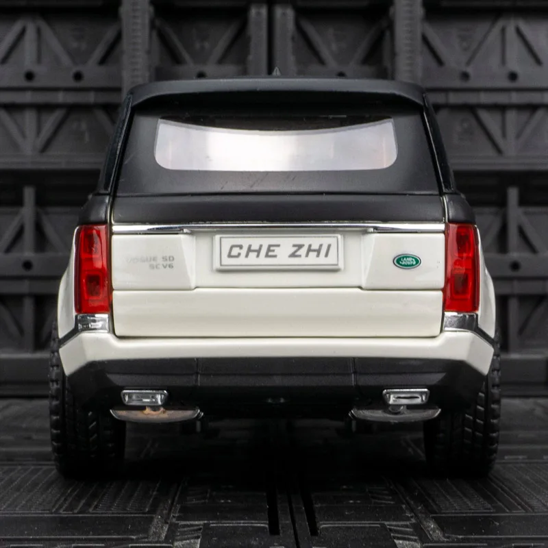 1:24 Land Rover Range Rover, puertas modelo de vehículo todoterreno de aleación y capó de motor, el maletero se puede abrir, un coche de juguete para niños