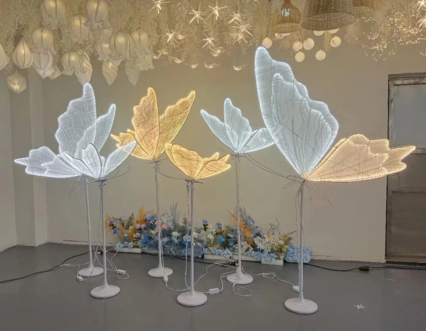 

Wedding Party Decoration Props Butterfly Glow Lightening Ceilling Hanging Road Leading Stage Setting Road Leading Decor Supplies