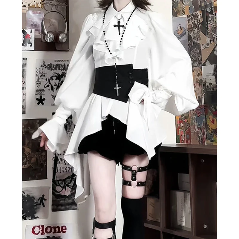 Conjunto gótico Prince Lolita de 3 piezas: blusa de encaje con escalera blanca + cinturón de corsé asimétrico negro + pantalones cortos de sombra Cavalier conjunto Harajuku