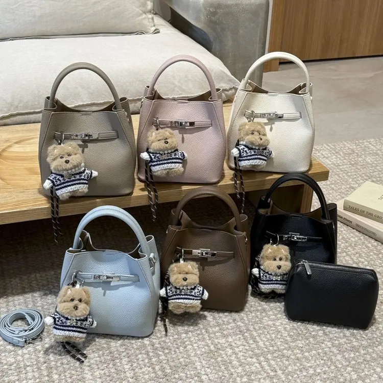 

Wide Opening Diaper Bag Lets Parents Grab Needed Items Quickly Without Rummaging Through Clutter