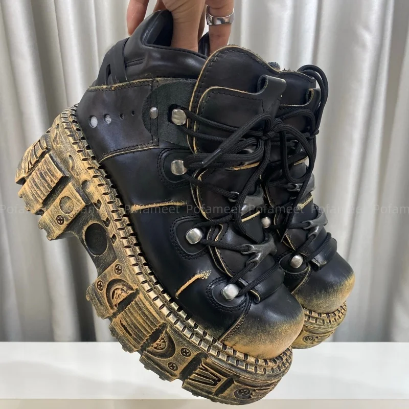 موضة ريترو المتسكعون النساء الأحذية جولة تو سميكة وحيد جلد طبيعي المسامير ديكور العتيقة حذاء كاجوال المتسكعون نمط الشارع