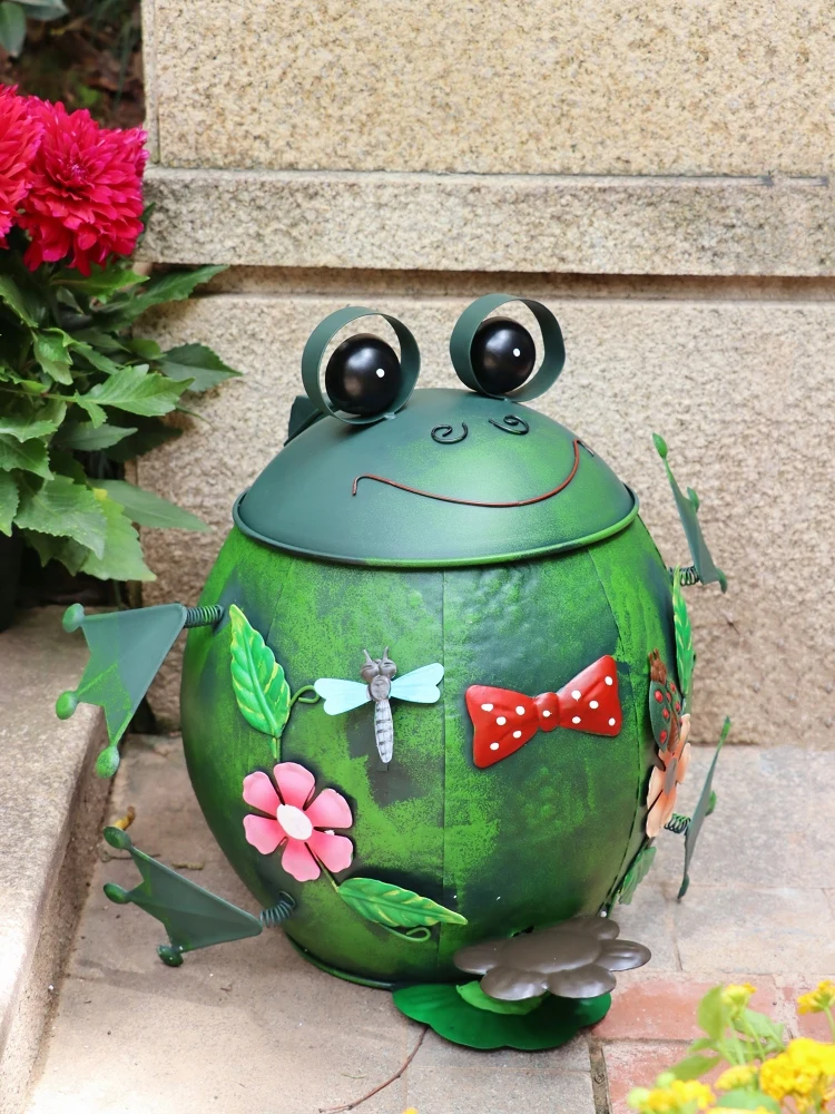 Iron Outdoor Garden Balcony Frog Creative Decorative Ornaments Foot Trash Can Living Room Bedroom Old Can Hang Trash Can