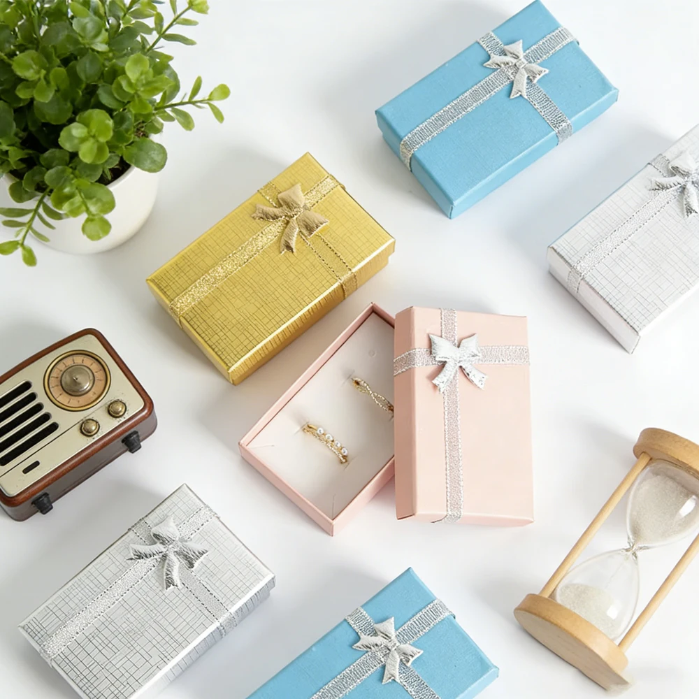 

100pcs 5x8cm Earrings Jewelry Boxes Small Paper Gift Box Case Pendent Necklace Ring Packaging Organizer Box with White Sponge