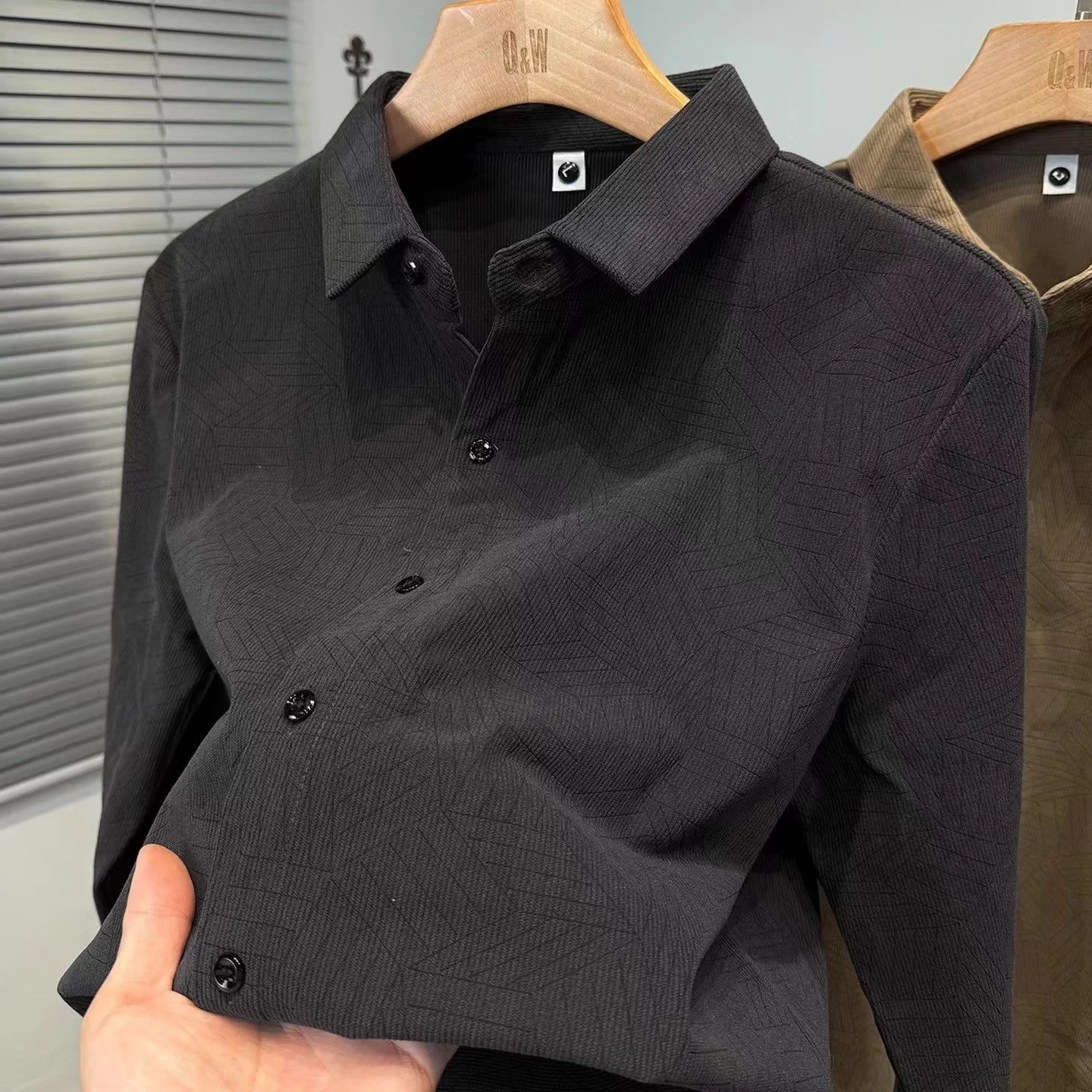 

Мужская утепленная рубашка с длинным рукавом на флисовой подкладке, роскошная, комфортная, в британском стиле, из дышащей полиэстеровой ткани, не деформируется.