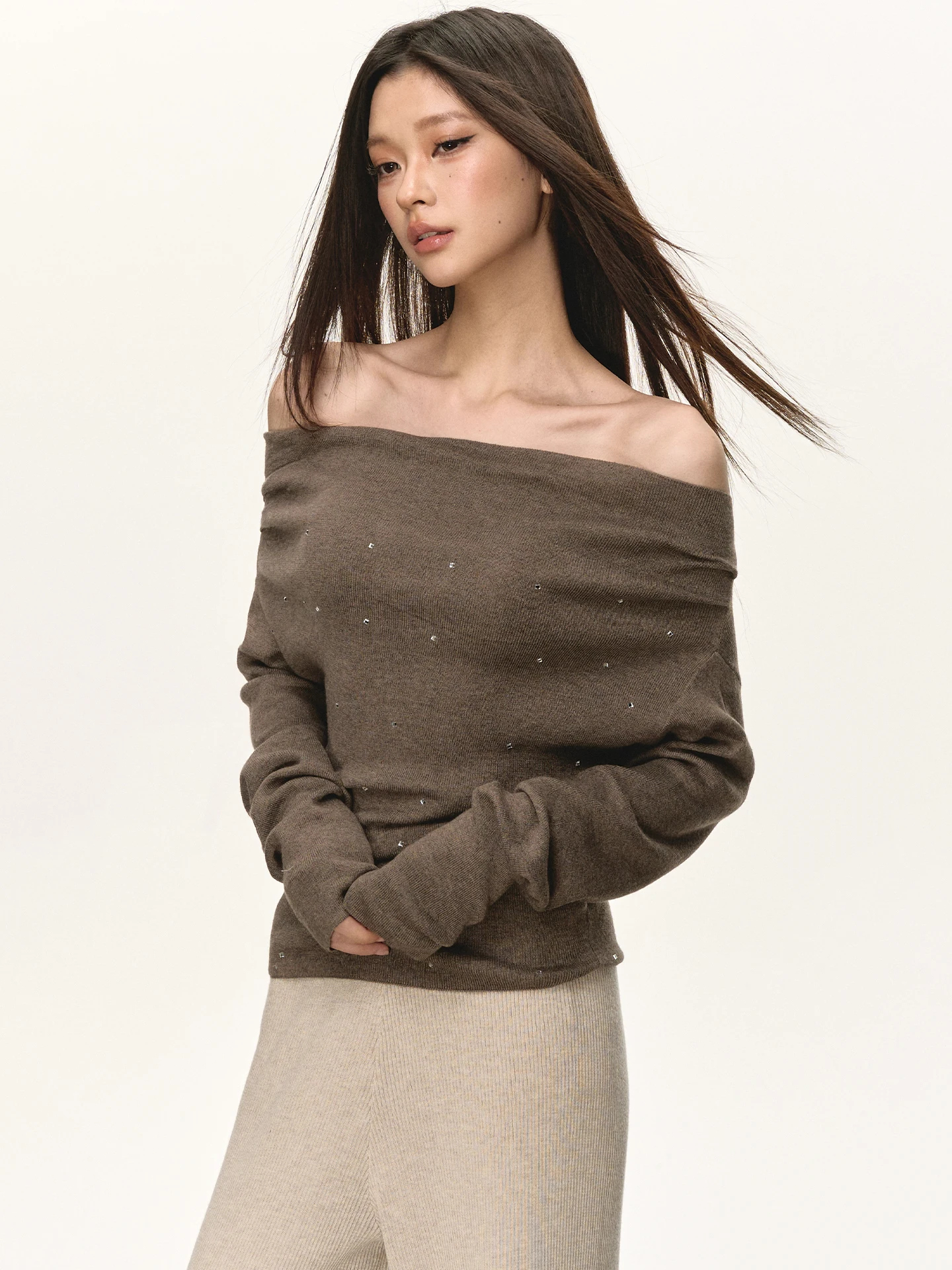 

Anna Aneae Wool Knitted Diamond Embellied One-oulder Casual Long Sve Spring Top Faionable Versatile Women's Wear