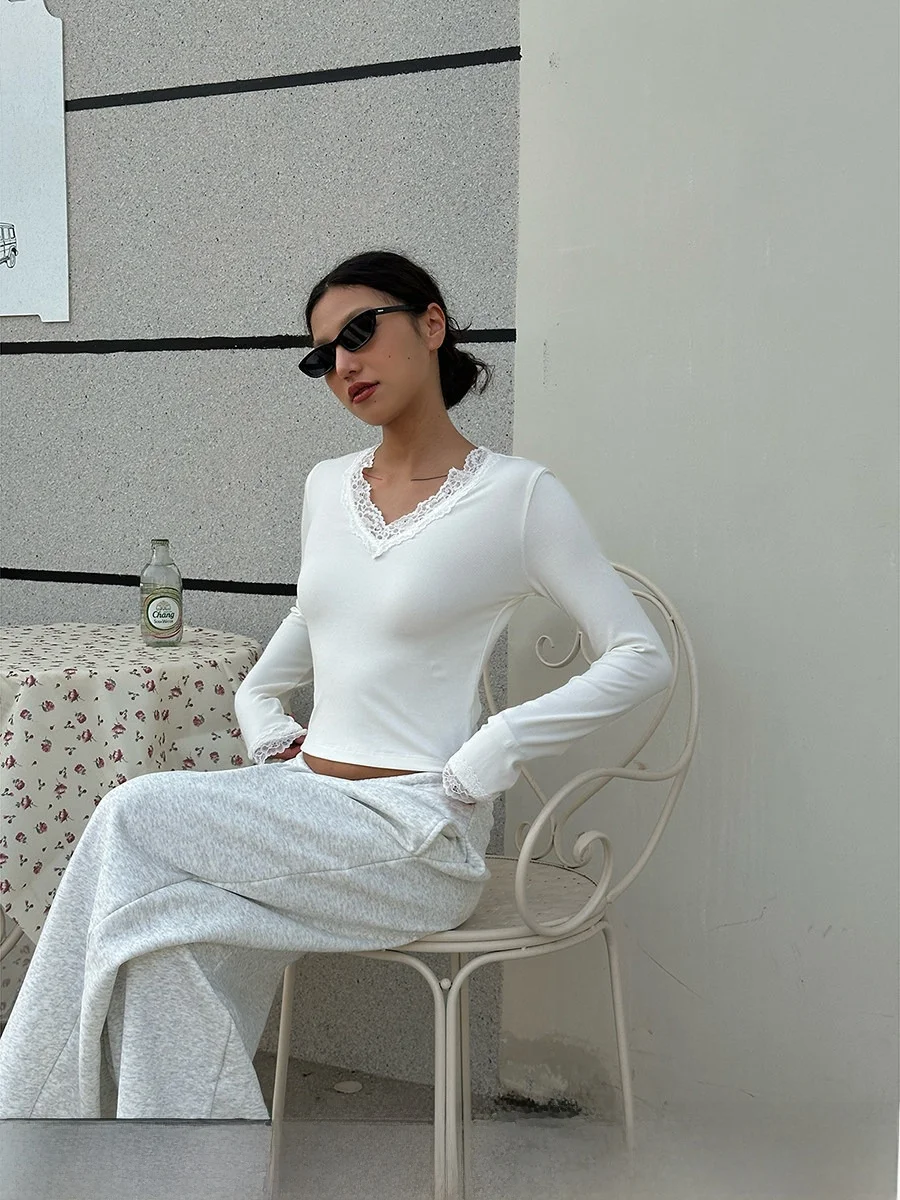 Gogo Burn White Lace Trim V-Neck Long Sleeve T-Shirt Women's Slim Fit Fashionable Shoulder Top Spring Autumn New Style