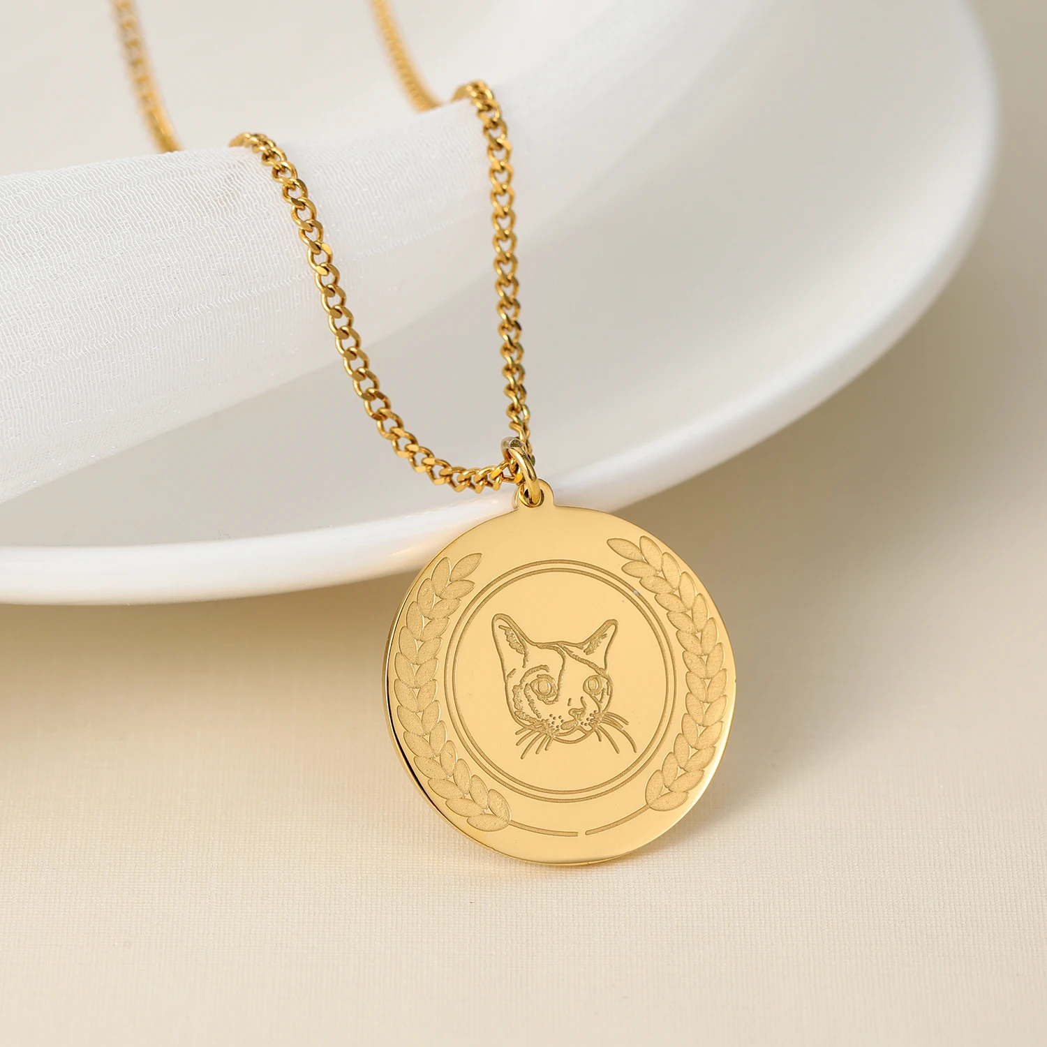 Customized Pet Avatar Portrait Rice Ear Round Pendant 18k Gold Plated Personalized Hand Drawn Pet Necklace Gift Women Jewelry