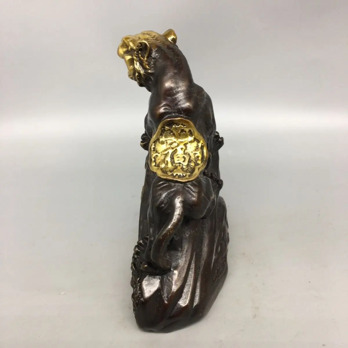 Tiger roaring mountain and river Statue Sculpture Figurine Home Decoration