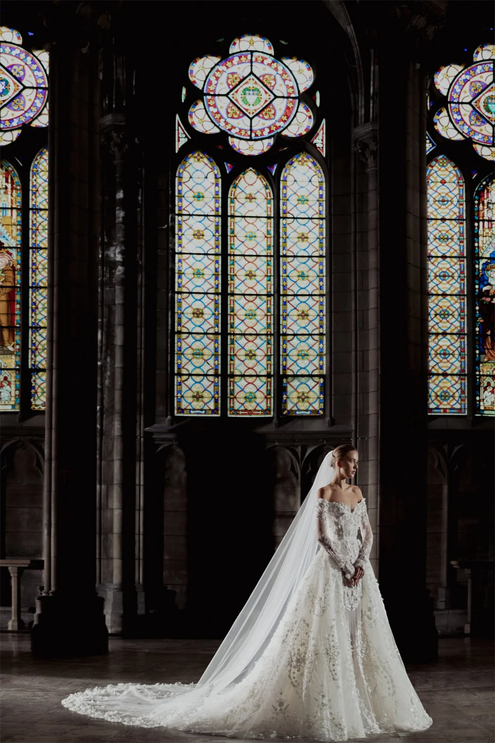 Tokyo Customized Elegant Sweetheart Neck Wedding Dresses Long Sleeve Back Zip Flower Bridal Gowns White A-Line Wedding Gowns