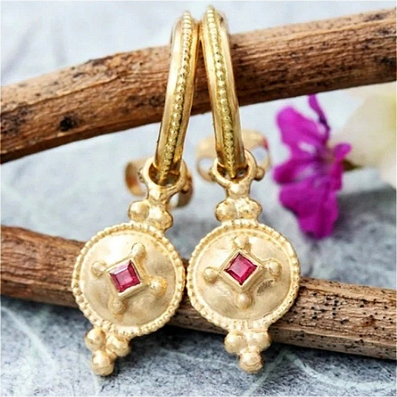 Fashion Vintage Inlaid Red Synthetic Zirconia Geometric Pendant Earrings for Women's Elegant Charm Golden Plated Banquet Jewelry