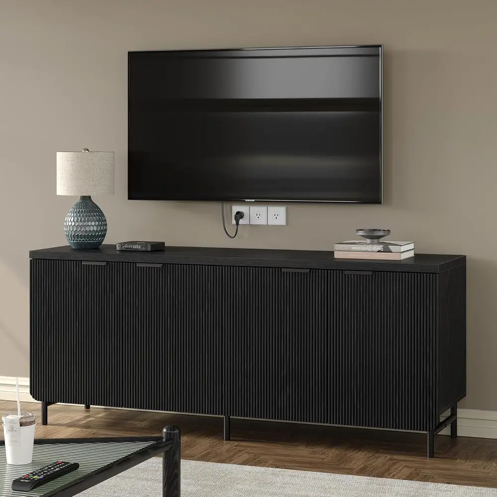 

Большой широкий (66,2 дюйма) рифленый буфет с 4 дверцами и полками, современный деревянный сервировочный стол-тумба для хранения в гостиной, черный цвет