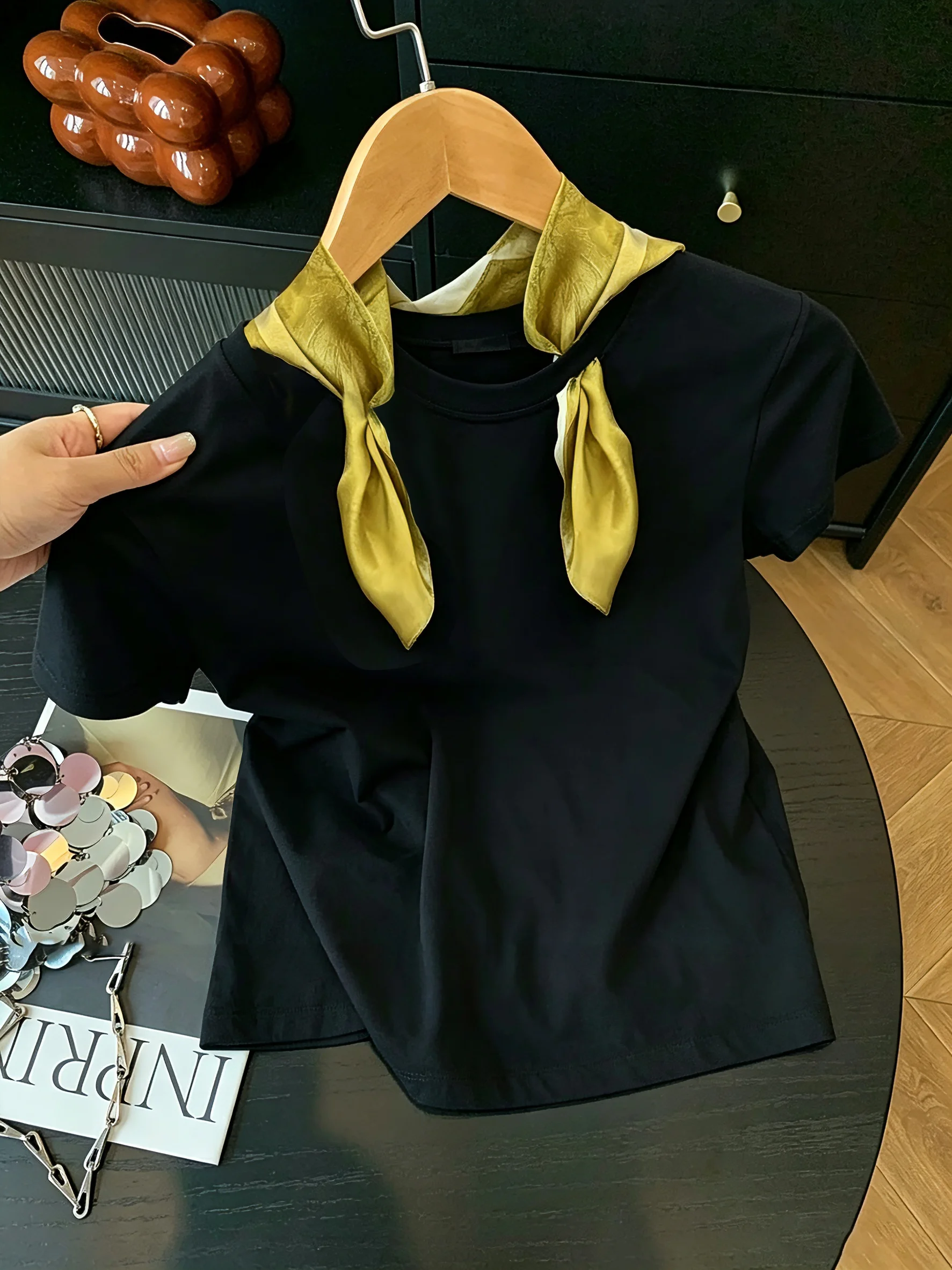 

Vintage Black Scarf Short Sleeve T-Shirt Loose Fit Slimming Meat Covering Top for Men And Women Casual Style Summer Wear