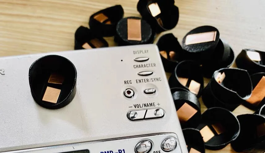 New For the Kenwood DMC-F5R DMC-G7R For Sharp MD-MS100 MD-MS200 DMP-R50 DMP-R70 PMD-R1 PDM-R2 PMD-P1 minidisc player Base