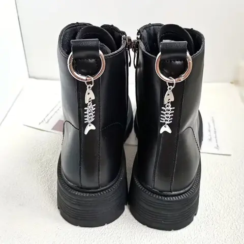 2pcs Stylish Silvery Fishbone Pendants, Detachable Boot Shoe Buckles, Decorative Heel Pull Rings, Small Gifts for Christmas
