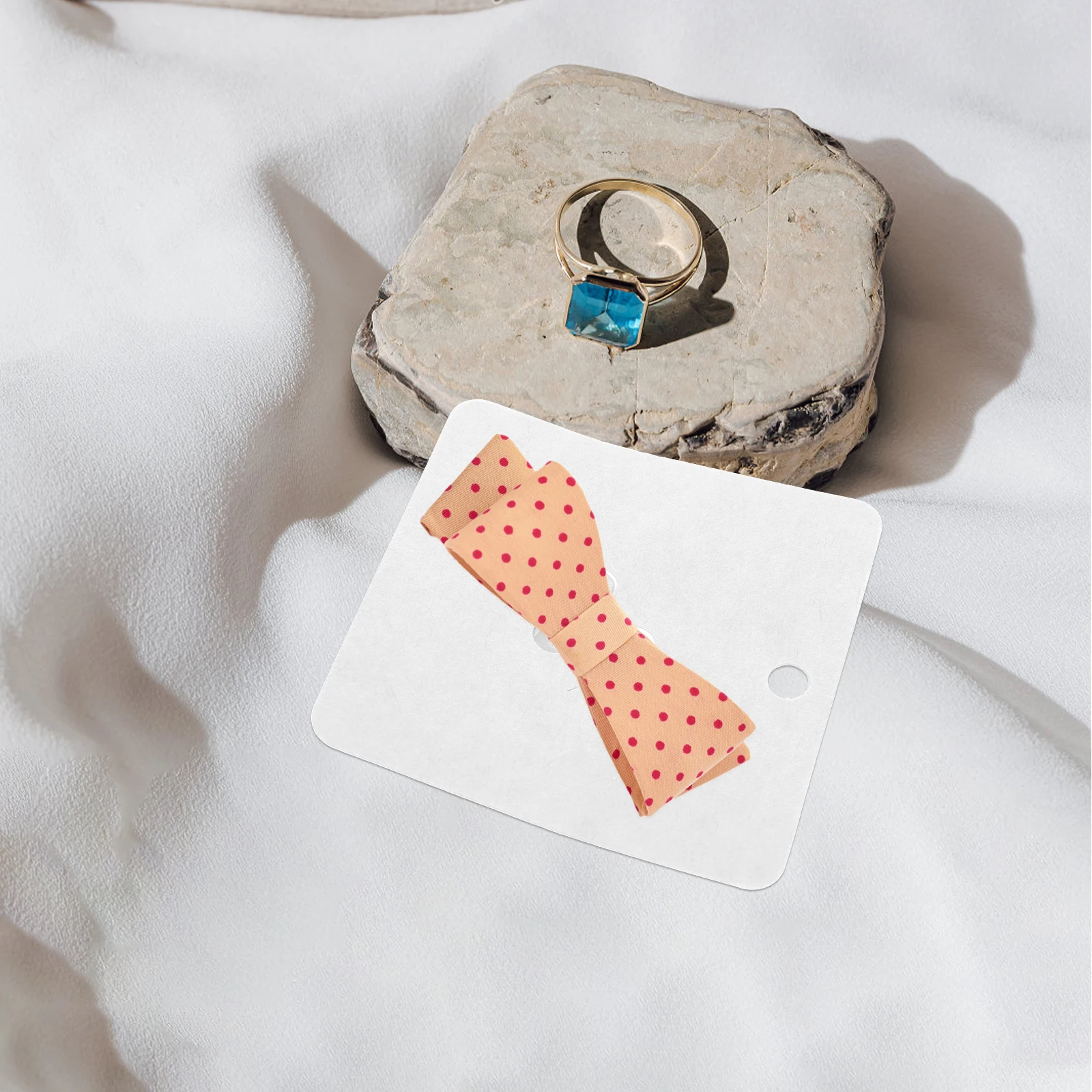 

200 Pcs Display Cards Brooch Holder 7x7cm White Cardstock Badge Accessories Bracelet Display Cards Jewelry Packaging Supplies