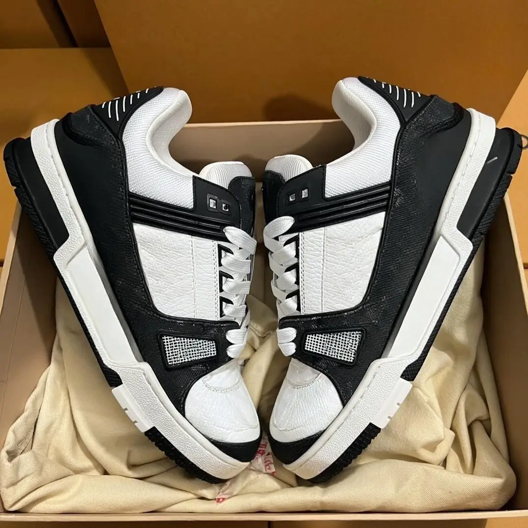 Unisex Black White Color Block Skate Sneakers Rhinestone Decor Faux Leather Splicing Lace Up Flat Street Shoes