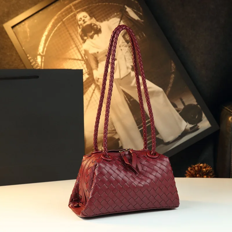 2026 New Korean Style Fashion Pillow Bag Versatile Woven Shoulder Crossbody Bag Women Simple Casual Handbag