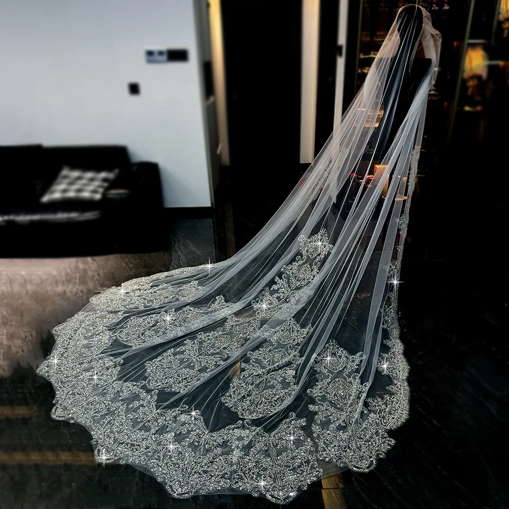 

Exquisite Wedding Veils Sparkling Beaded Applique 3.5*3m Long Wedding Veil Bridal Veils